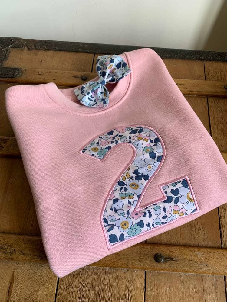 Sweat rose à personnaliser Broderie Liberty sur commande