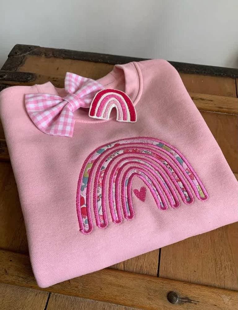 Sweat rose à personnaliser Broderie Liberty sur commande