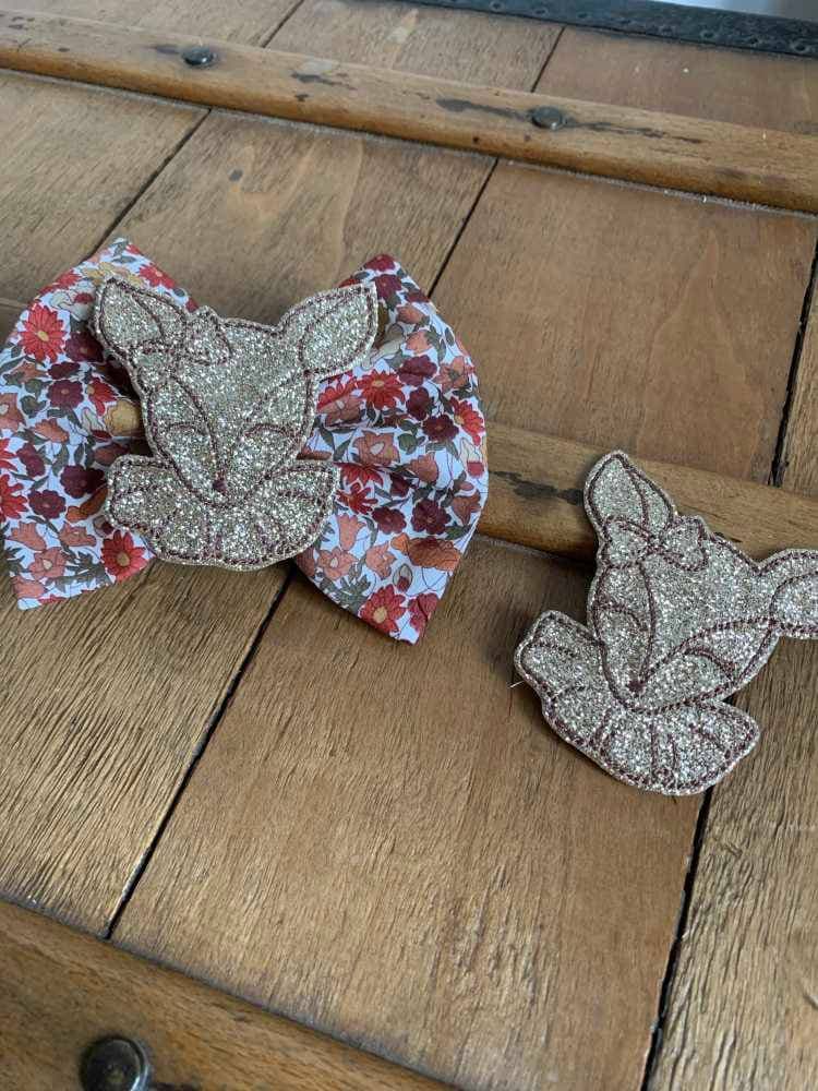 Barrette brodée bichette dorée