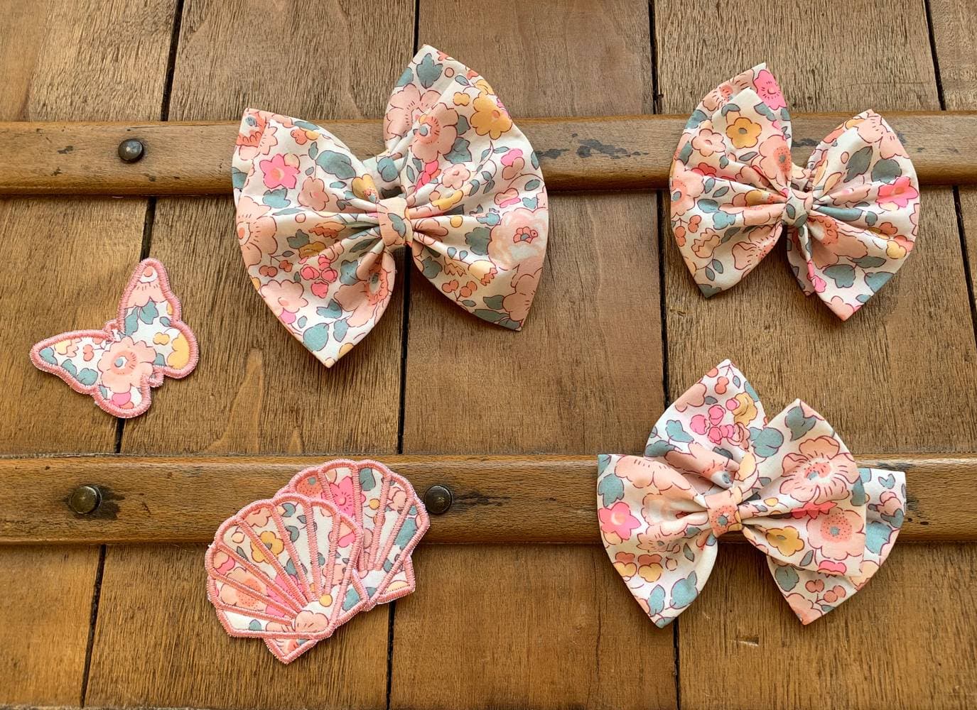 Barrette brodée papillon Liberty au choix sur commande