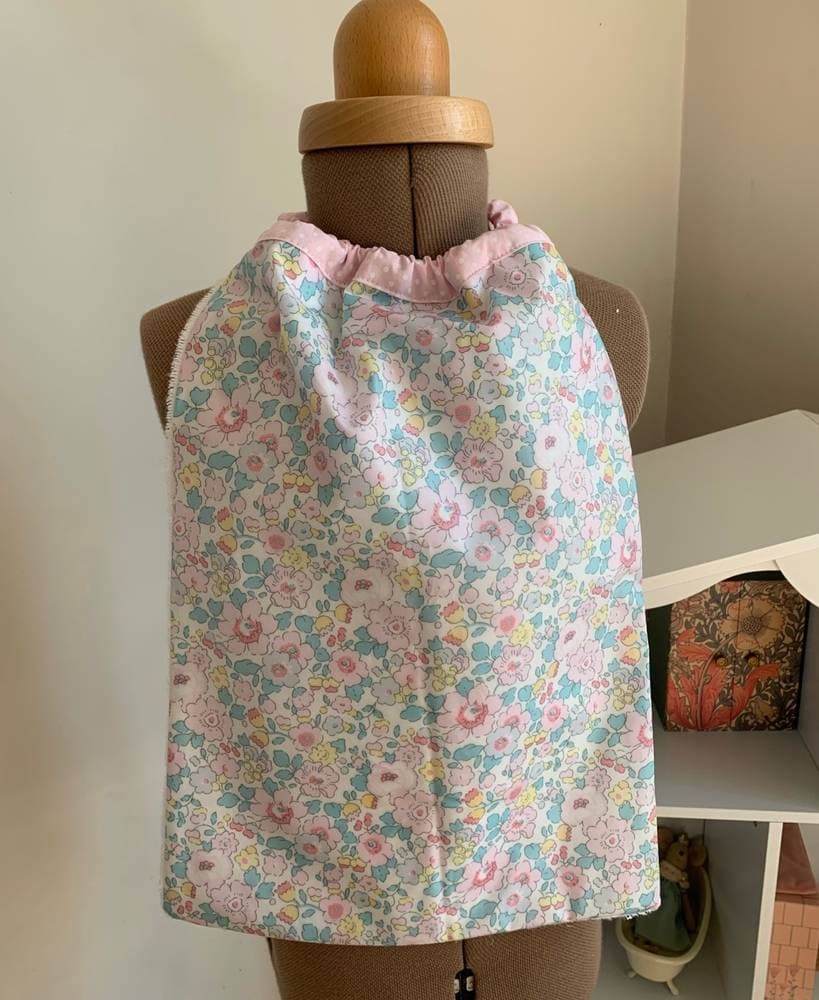 Bavoir géant enduit à enfiler Betsy Mousse de fraises