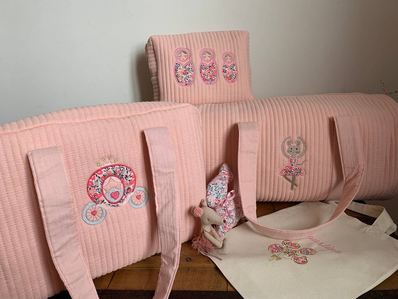 Sac à langer brodé à personnaliser avec le Liberty de votre choix sur commande