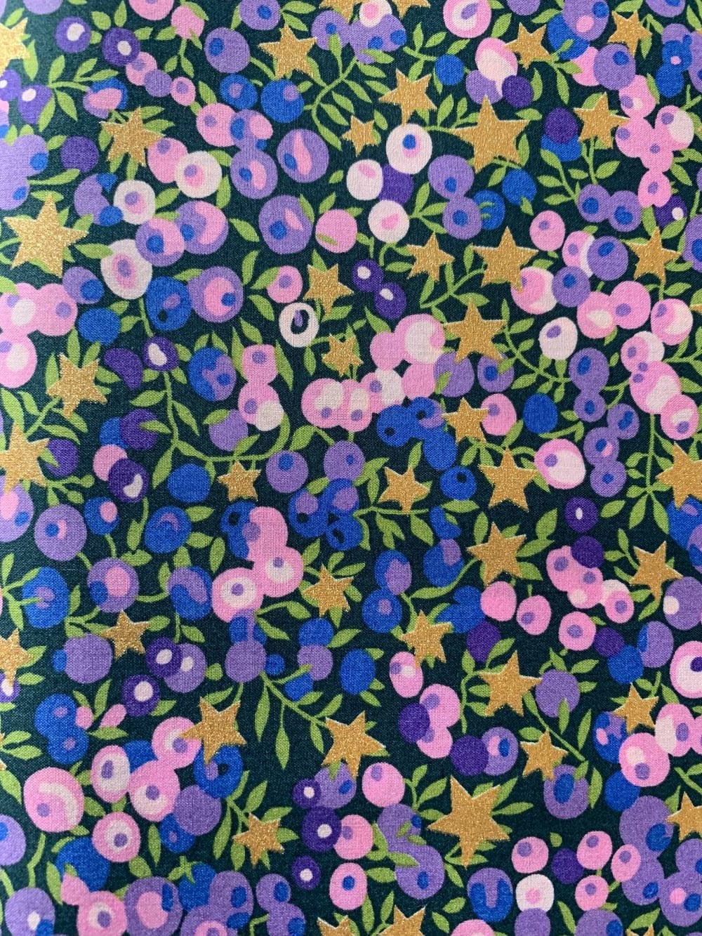 Liberty Wiltshire Stars violet vendu par multiples de 10 X 137 cm