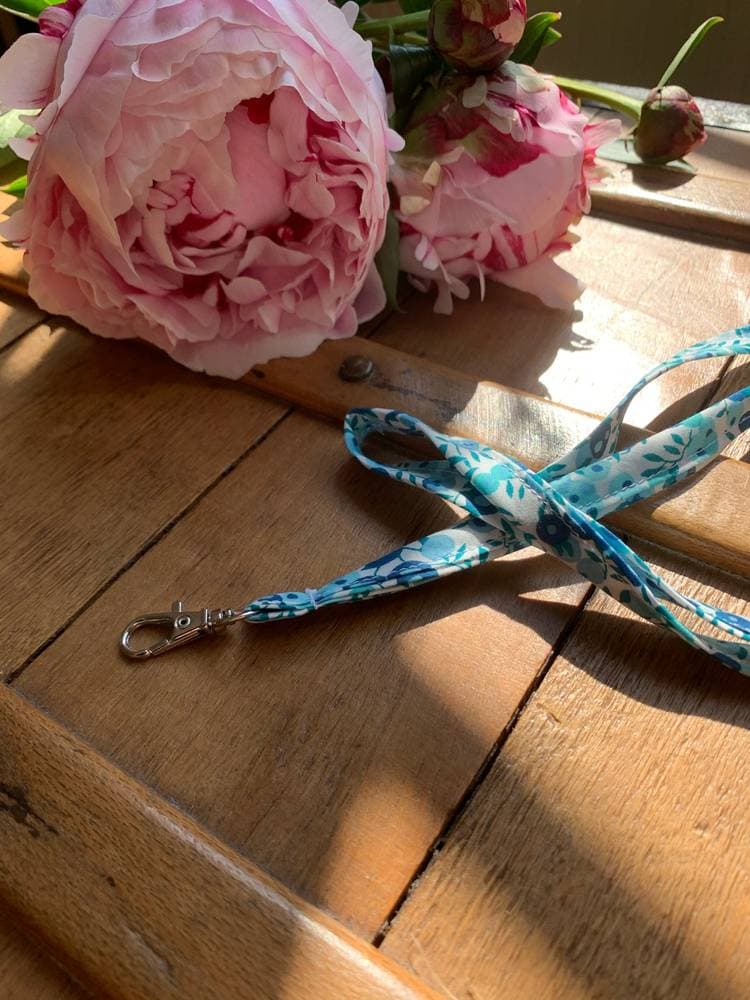 Tour de cou mousqueton Liberty au choix sur commande