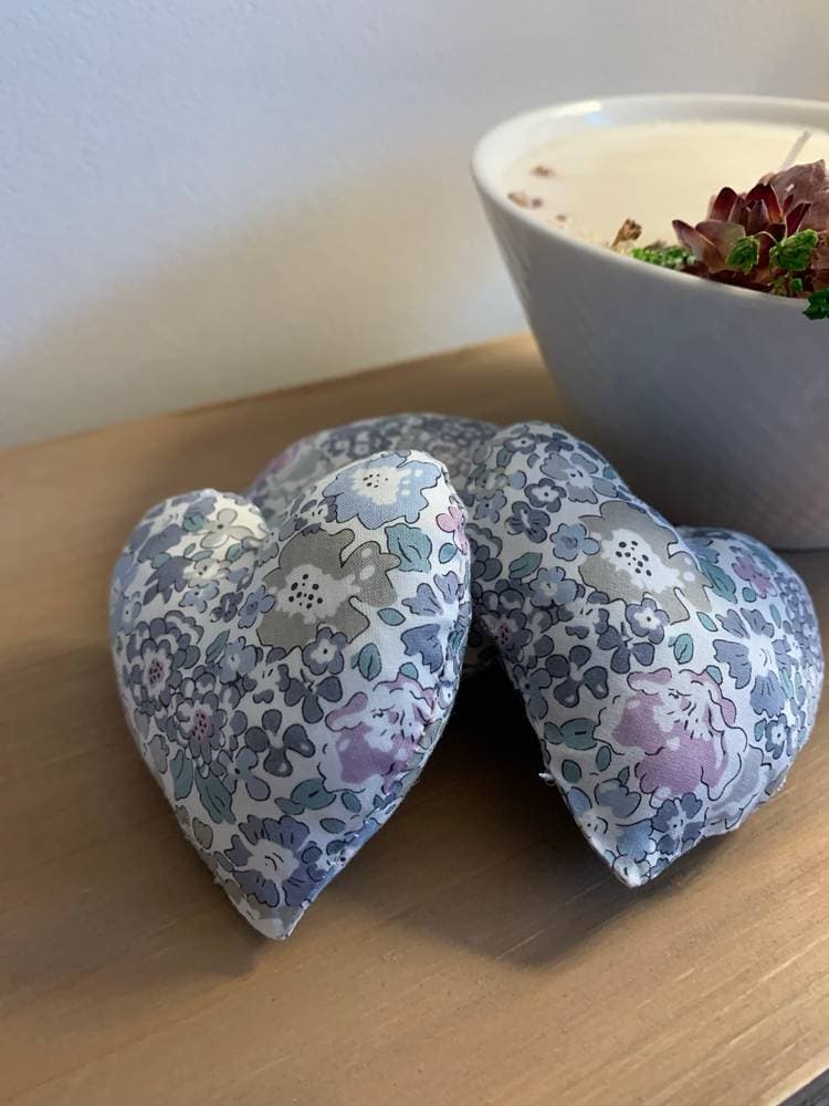 Lot de 3 petits coeurs parfumés à la cire Liberty au choix sur commande