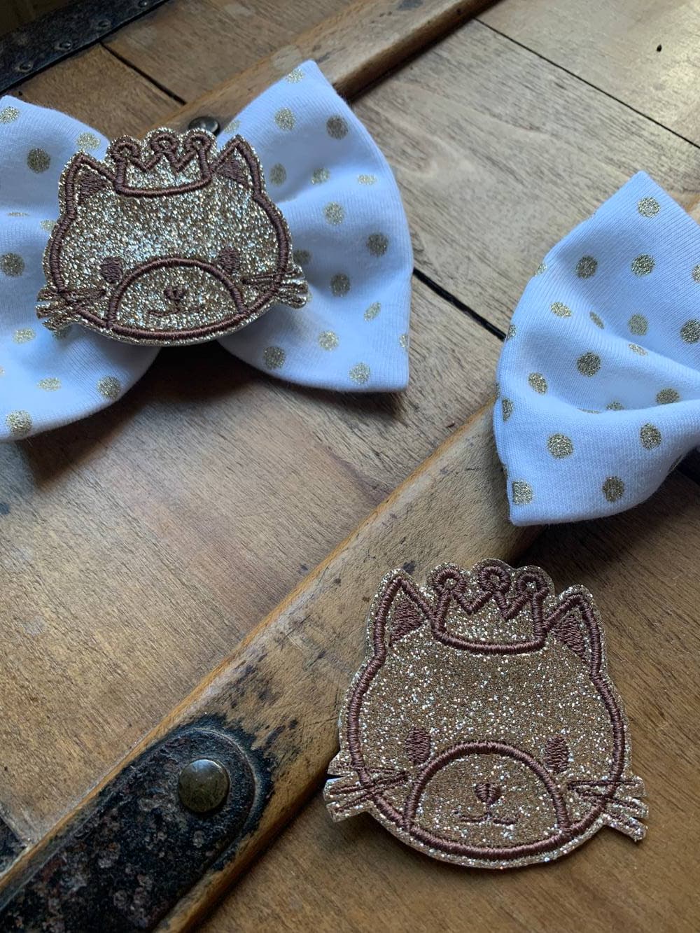 Barrette brodée Chat