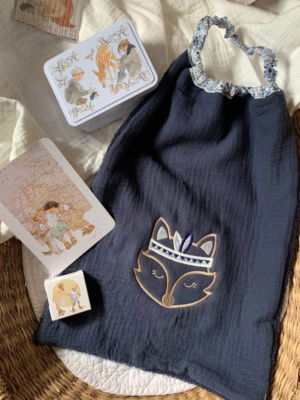 Serviette élastique ou bavoir géant double gaze à personnaliser