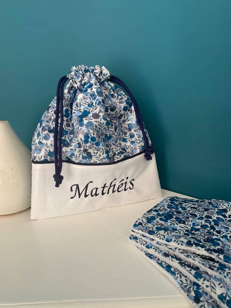 Pochon brodé et ses 6 lingettes assorties Liberty au choix sur commande