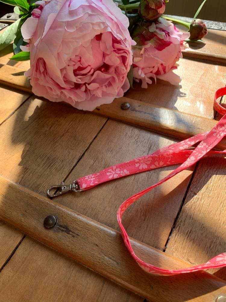 Tour de cou mousqueton Liberty au choix sur commande