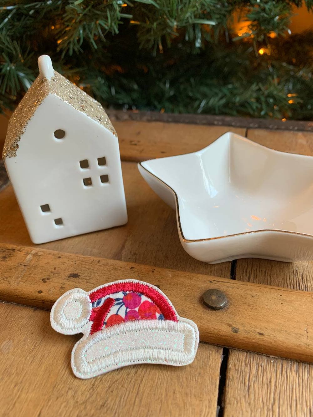 Barrette brodée Bonnet de Père Noel