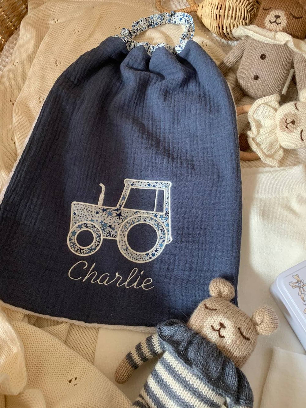 Serviette élastique ou bavoir géant double gaze à personnaliser