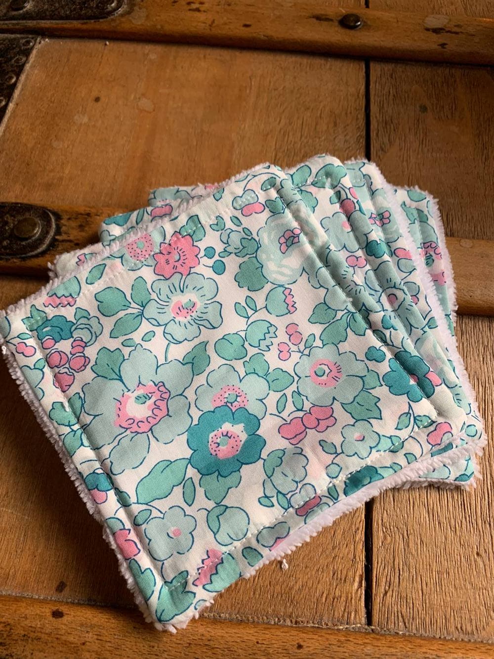 Lingette Liberty éponge de bambou Betsy Mint rose