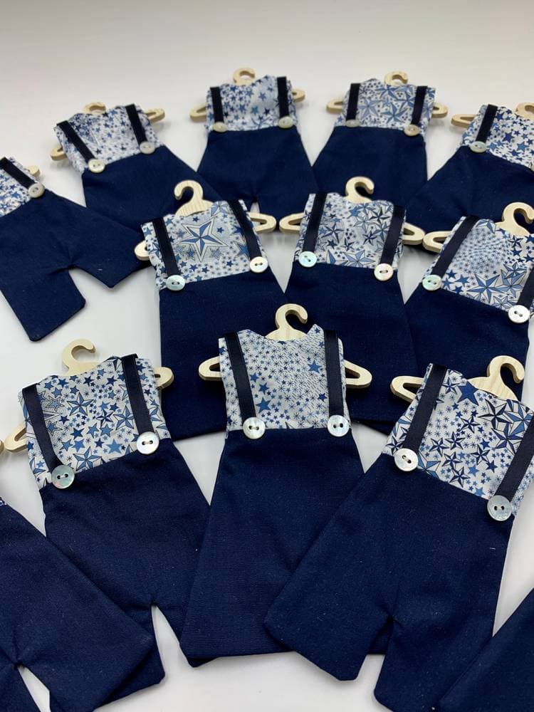 Robe ou salopette dragées avec cintre Liberty classique au choix