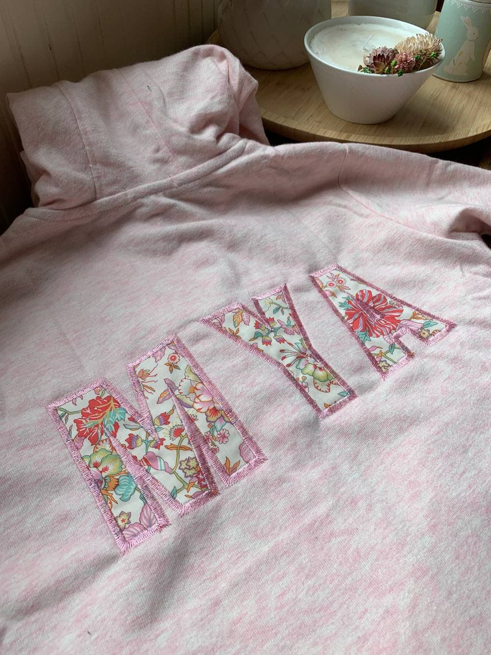 Sweat à capuche zippé rose chiné à personnaliser