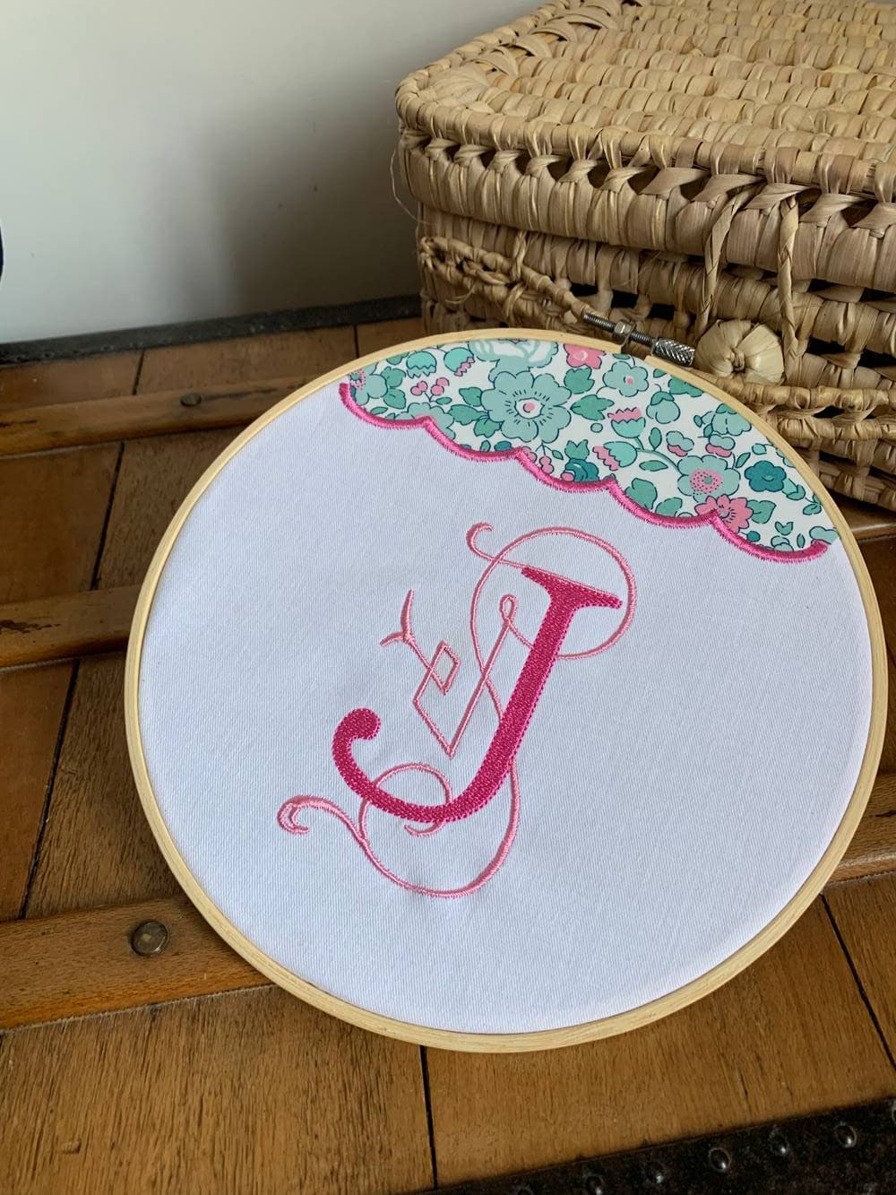 Cadre brodé à personnaliser