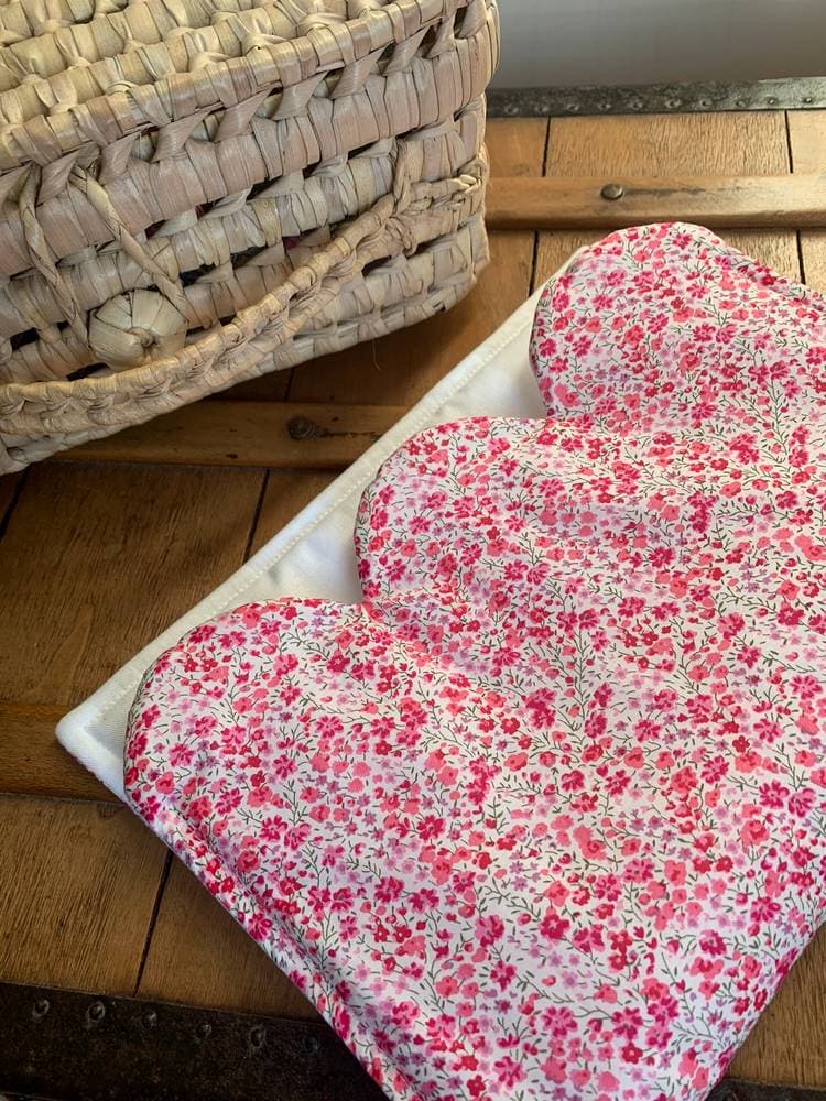 Tapis festonné pour poupon liberty au choix sur commande