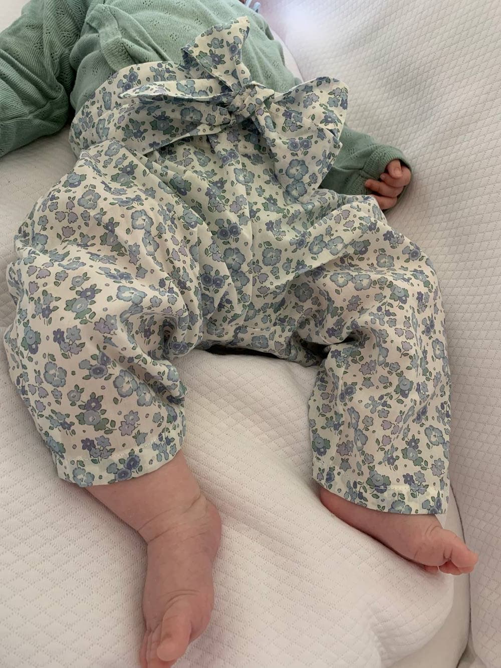 Pantalon bébé taille froufrou Liberty classique sur commande