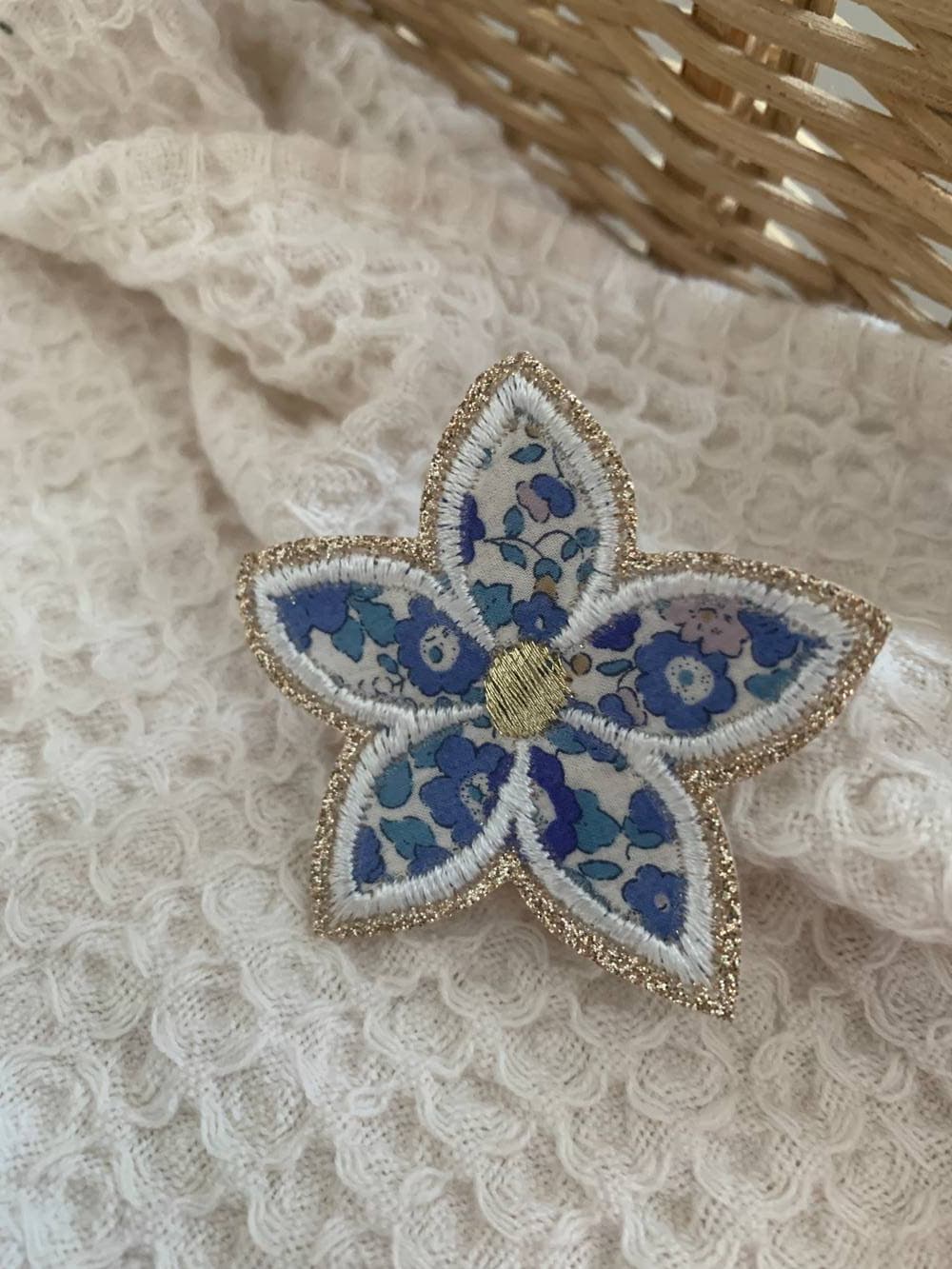 Broche ou barrette fleur