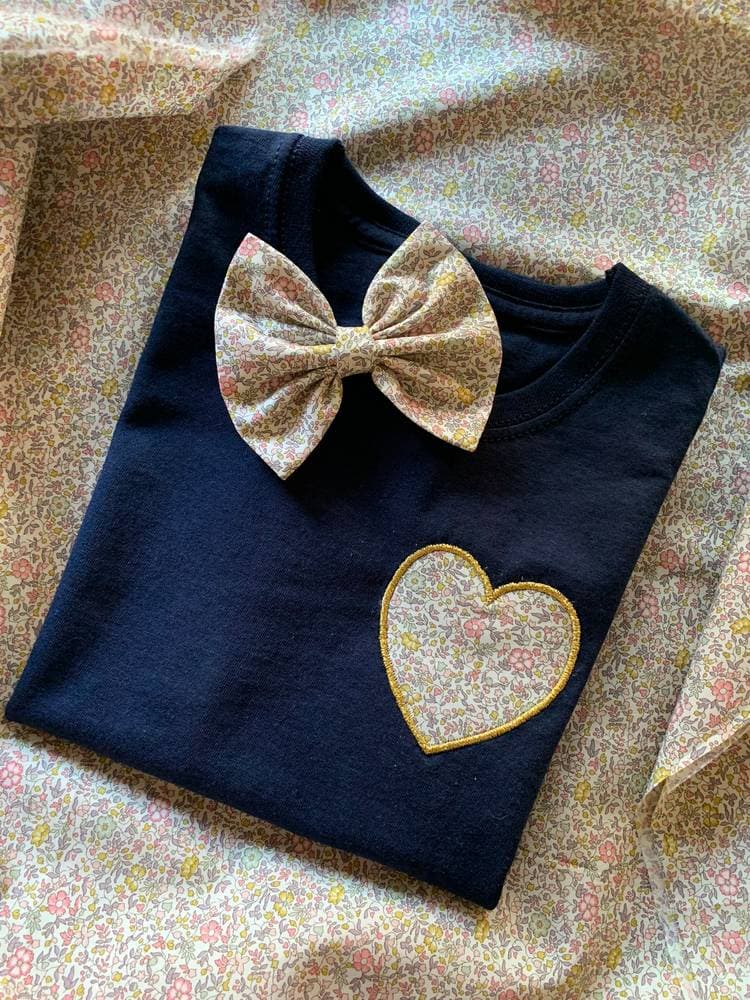 Tee-shirt (blanc, rose, marine) manches courtes coupe ceintrée à personnaliser