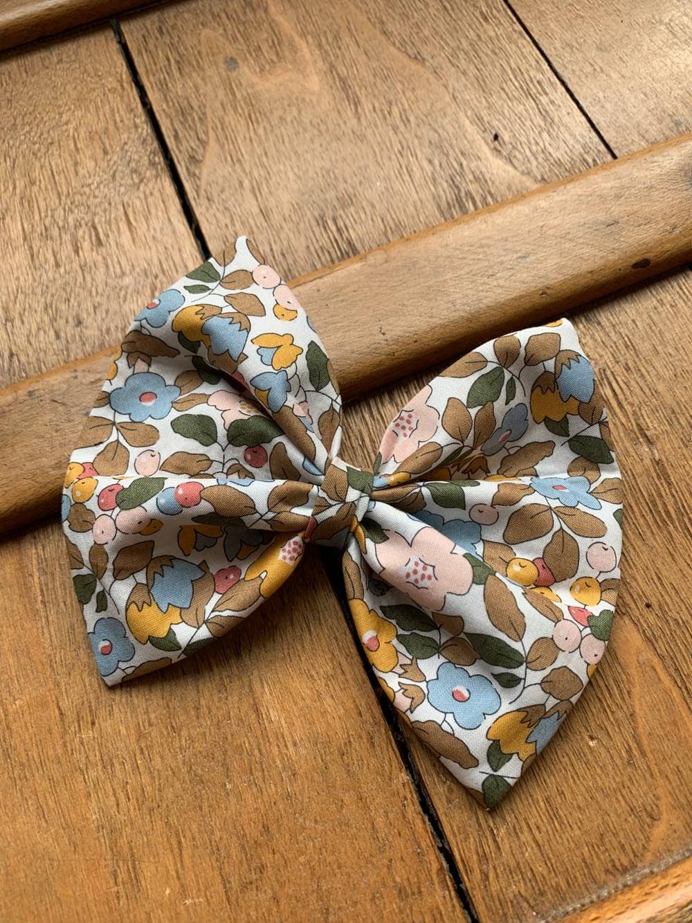 Barrette Liberty Betsy Berry Moutarde XL Papillon