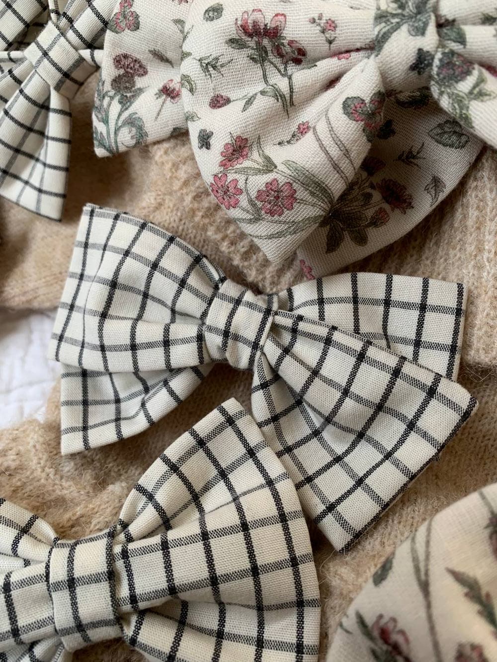 Barrette Gros noeud carreaux beige et noir