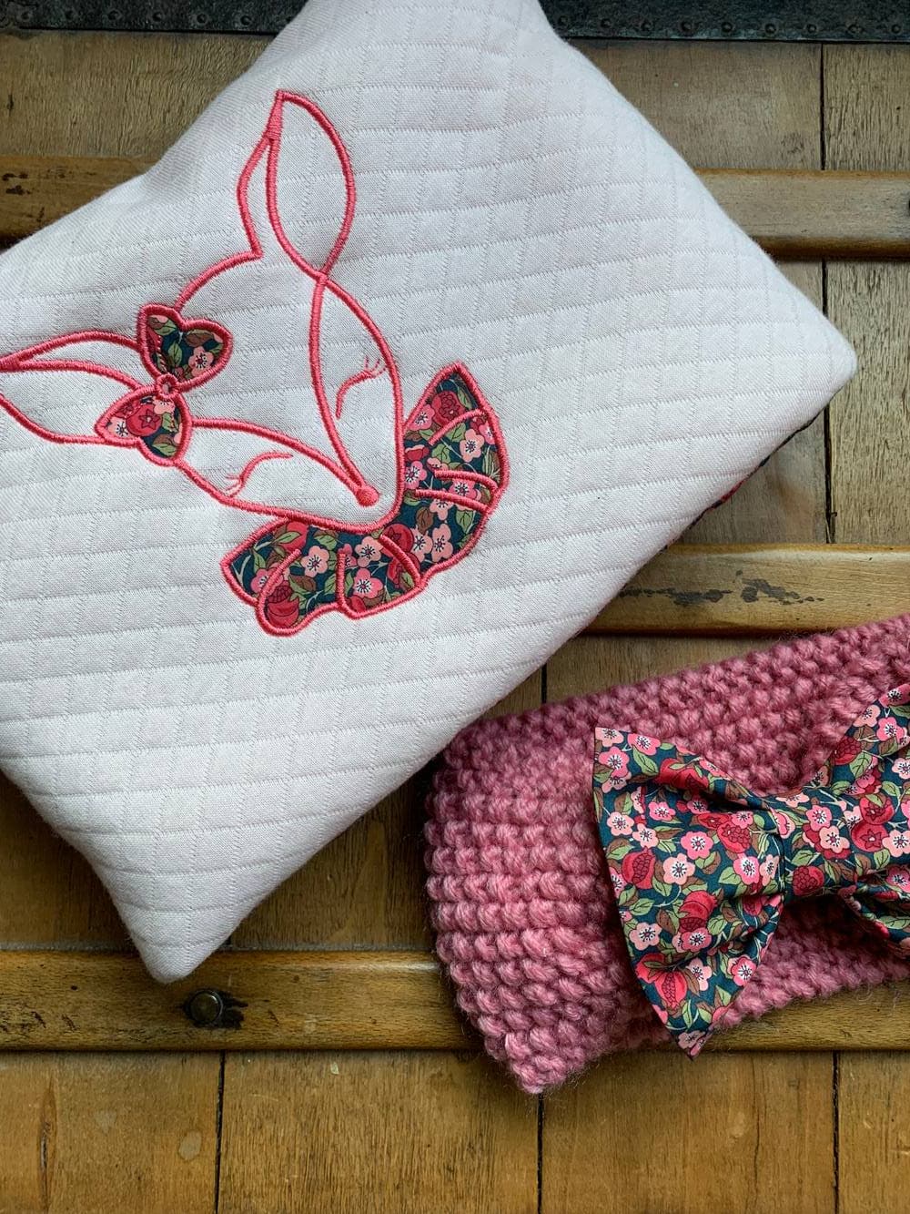 Tour de cou Liberty brodé Jersey matelassé coloris au choix sur commande